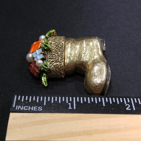 Vintage Christmas Boot Brooch, Enamel Presents, Faux Pearl, 1950s Signed ART - Picture 6 of 10